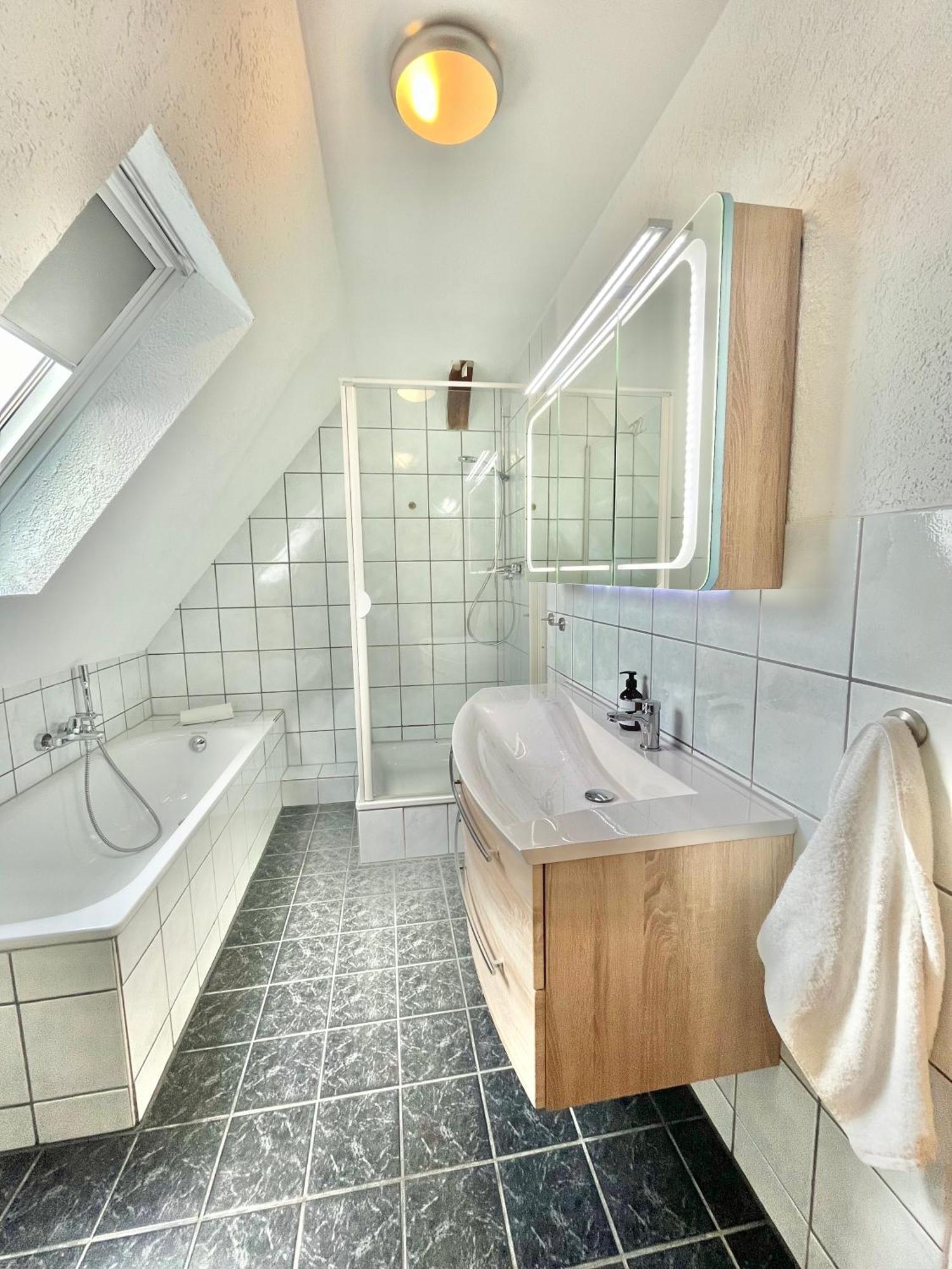 Guesthouse Bielefeld - Brake Bagian luar foto